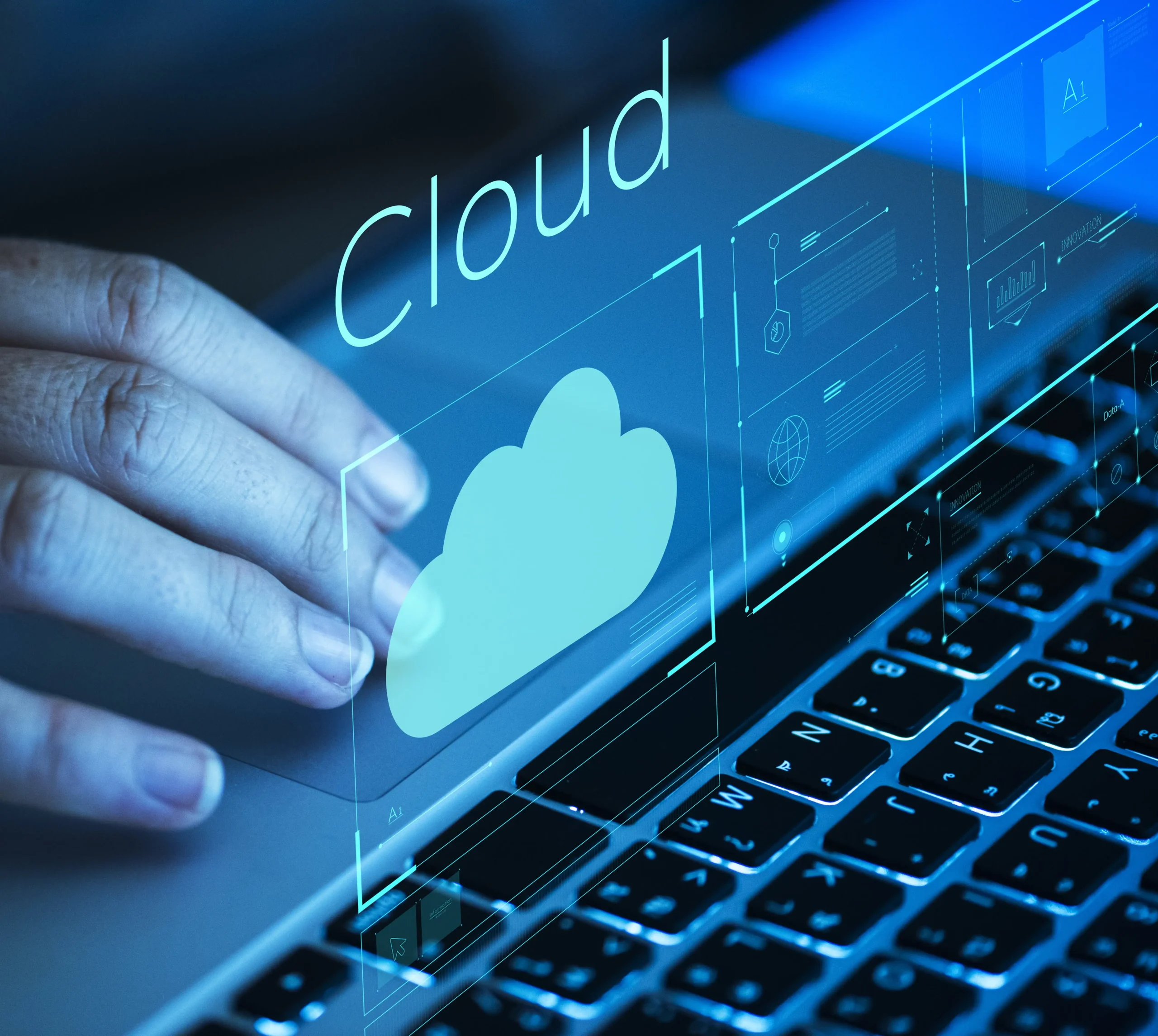 Slika prikazuje migraciju podataka u oblaku, ilustrirajući premještanje informacija s lokalnih servera na cloud platforme, osiguravajući veću fleksibilnost, sigurnost i skalabilnost.